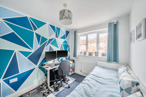 1376401-8-690b679...