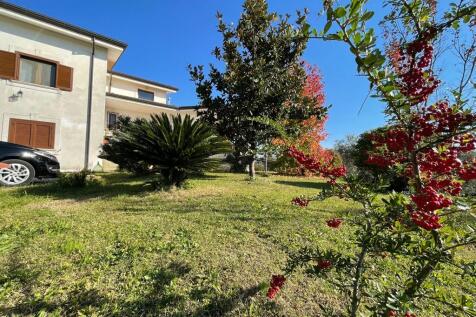 Property Image 100
