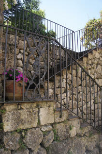 Terracing steps