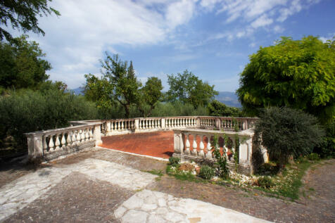 Dining terrace