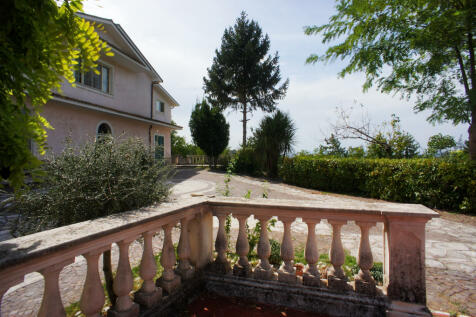 Villa  Ludovica