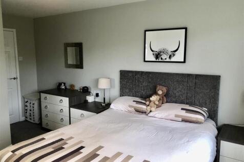 Bedroom One 3.jpeg