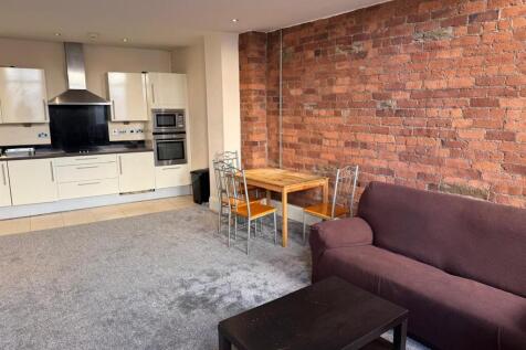 Living room..jpg