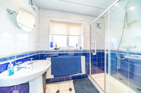 8 cliftonville en suite.jpg