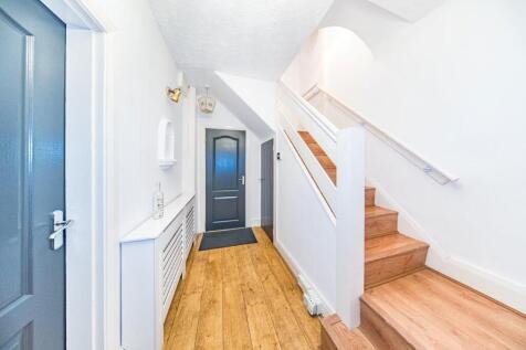 8 cliftonville hallway.jpg