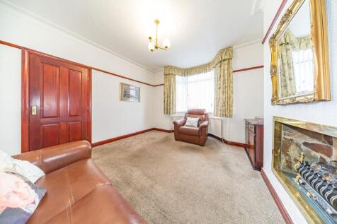 127 Warrington Road lounge 2.jpg