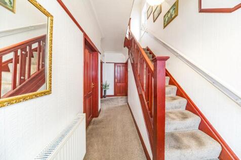 127 Warrington Road hall.jpg
