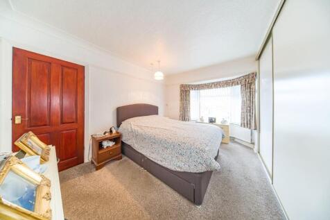127 Warrington Road bedroom 1 2.jpg