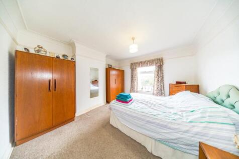 127 Warrington Road bedroom 2.jpg