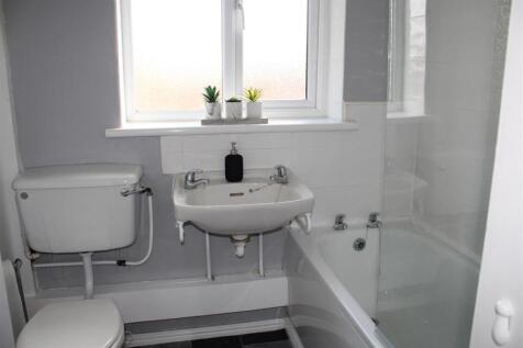 144 Stockbridge Lane bathroom.JPG