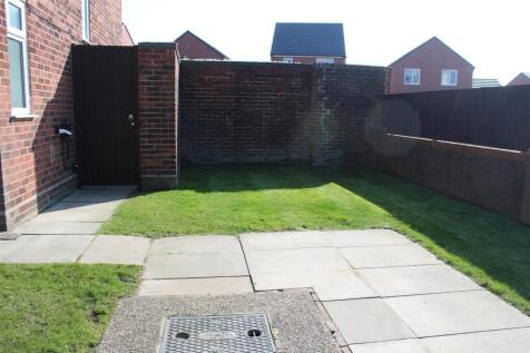 144 Stockbridge Lane side garden.JPG