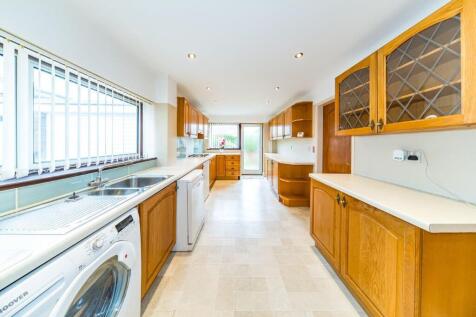 20 Ashton Avenue kitchen 2.jpg