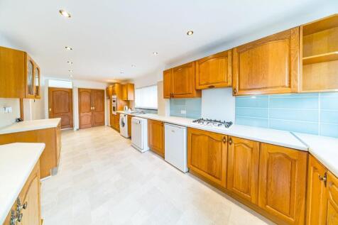 20 Ashton Avenue kitchen 3.jpg