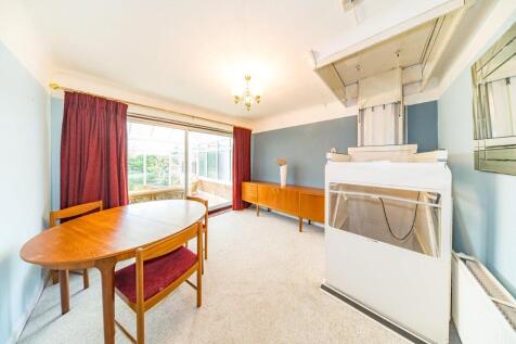 20 Ashton Avenue dining room.jpg
