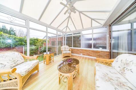 20 Ashton Avenue conservatory 2.jpg
