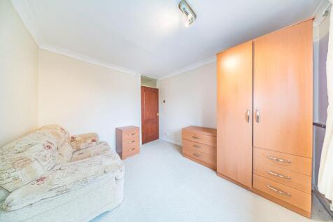 20 Ashton Avenue bedroom  3 2.jpg