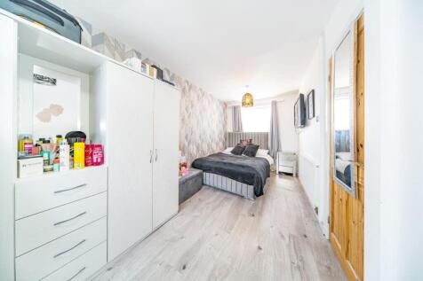38 Cumber Lane bedroom 2.jpg