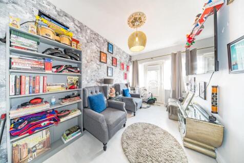 38 Cumber Lane playroom.jpg