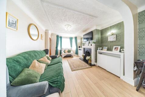 38 Cumber Lane lounge.jpg