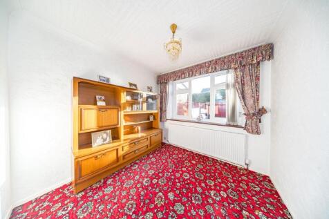 15 Arnside Avenue dining room.jpg