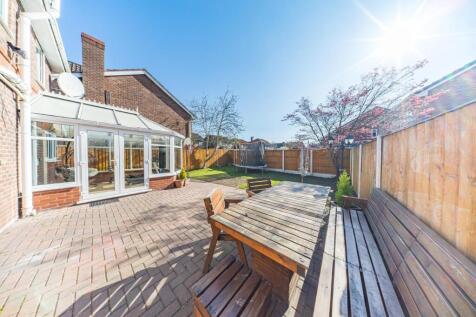 29 Copperwood Drive garden 2.jpg