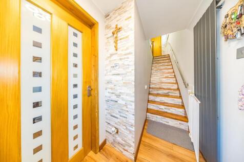 29 Copperwood Drive hall.jpg