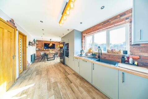 29 Copperwood Drive kitchen 2.jpg