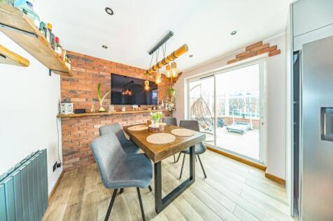 29 Copperwood Drive dining area.jpg