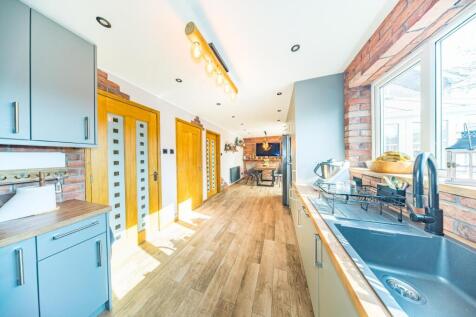 29 Copperwood Drive kitchen.jpg