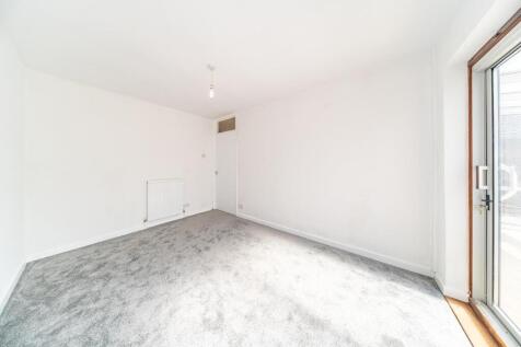 12 Tern Way bedroom 2.jpg