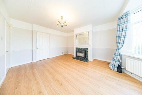 19 Liverpool Road sitting room 2.jpg