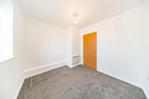 47 Pendleton Court bedroom 2.jpg