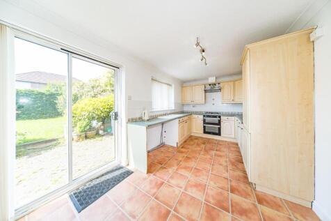 26 Lloyd Road dining kitchen.jpg