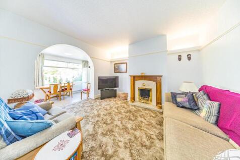 37 Stanley Road sitting room 2.jpg