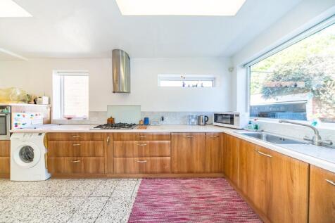 37 Stanley Road kitchen 2.jpg