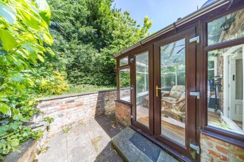 Flat 8 Derby Street garden 3.jpg