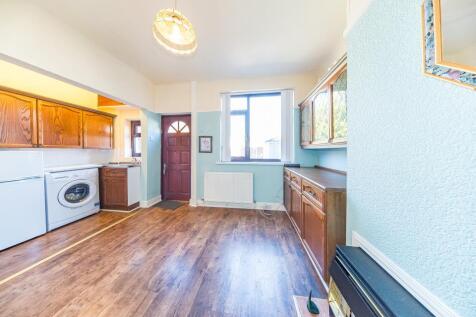 51 Sergrim Road kitchen 3.jpg