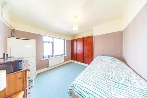 51 Sergrim Road bedroom 2.jpg