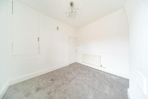 46 Columbia Road bedroom 2 2.jpg