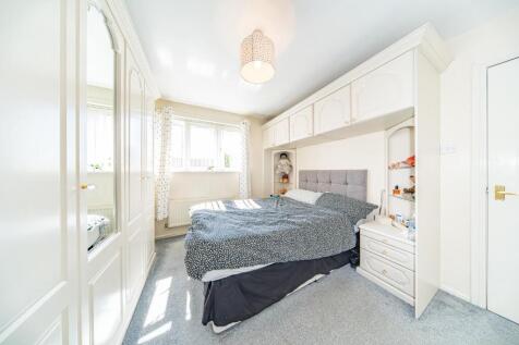 12 st lukes way bedroom 1.jpg