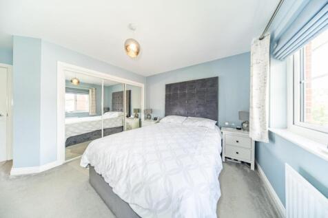 11 Atherton Drive bedroom 1 2.jpg