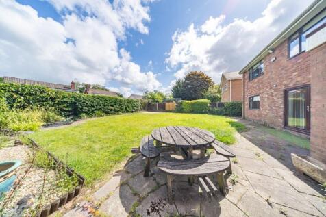 35 Longmeadow Road garden.jpg