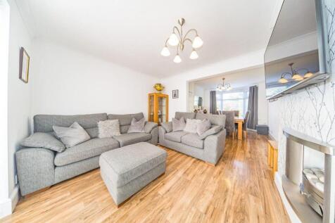 1 Longview Drive lounge 2.jpg