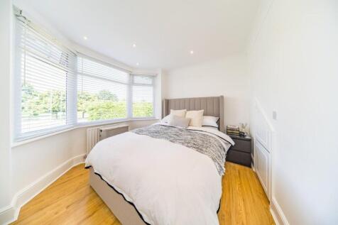 1 Longview Drive bedroom 1.jpg