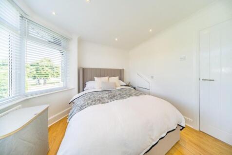 1 Longview Drive bedroom 1 2.jpg