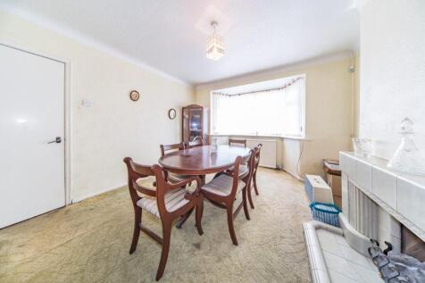10 fairholme ave dining room.jpg