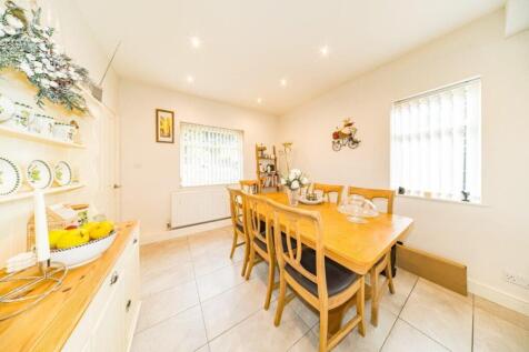 34 Manchester Road dining room.jpg