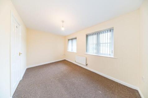 27 Molyneux Close bedroom 1 2.jpg