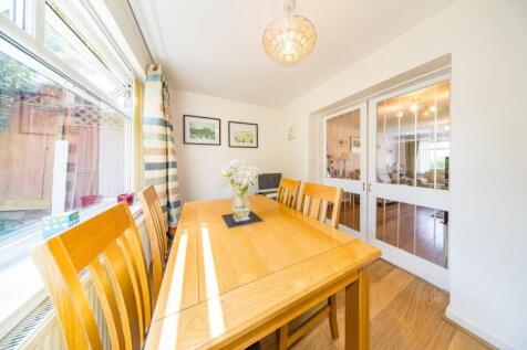 9 Pratt Road dining room 2.jpg