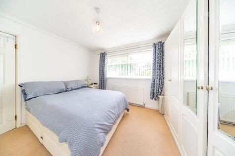 9 Pratt Road bedroom 1 2.jpg
